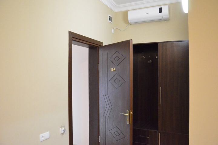 Room 22 of 48