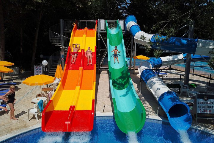 Pool 142 of 318