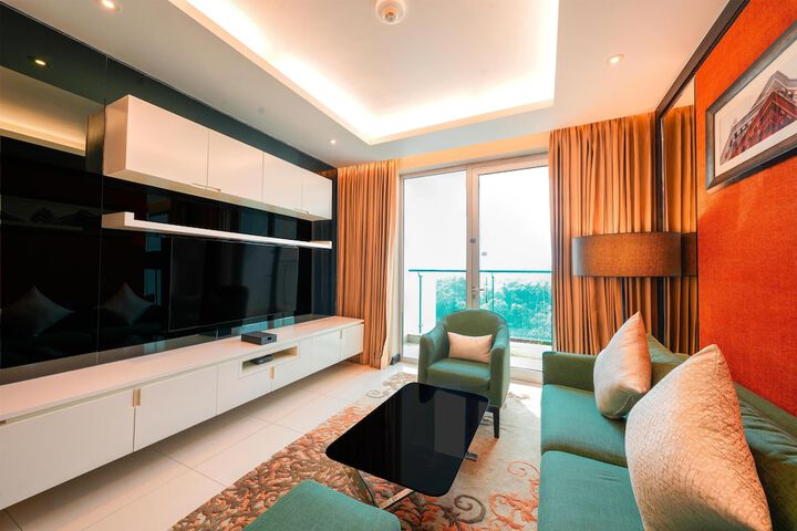 Room 32 of 77