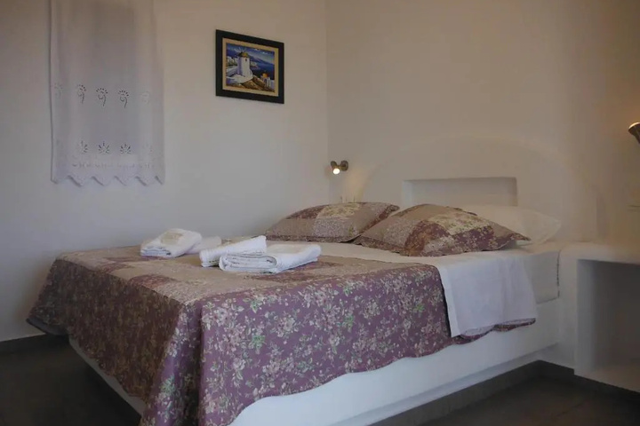 Room 2 of 11