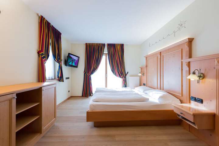 Room 7 of 79