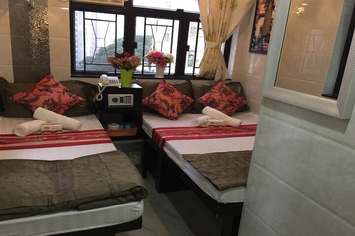 Room 8 of 48