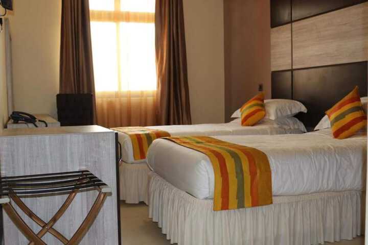 Room 10 of 22