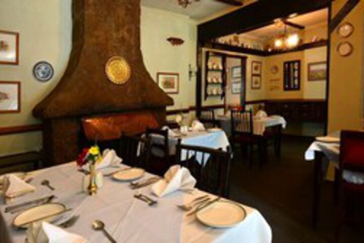 Dining 30 of 52