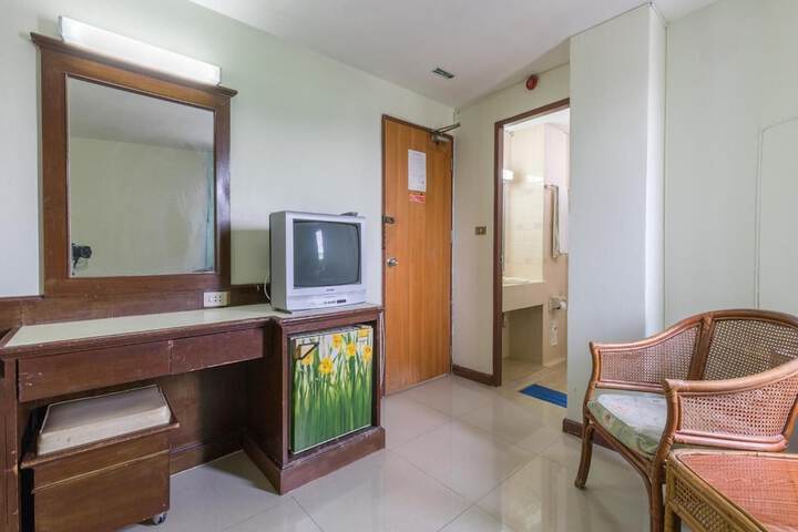 Room 22 of 37