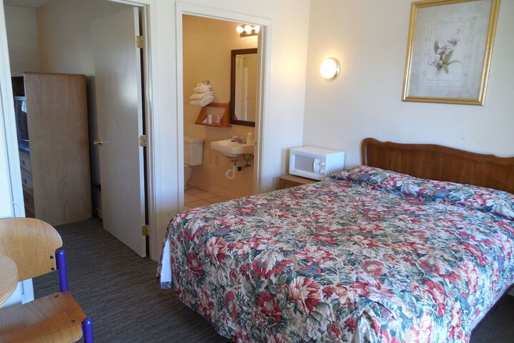Room 9 of 35