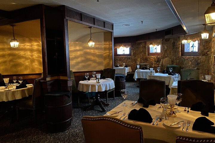 Dining 25 of 51