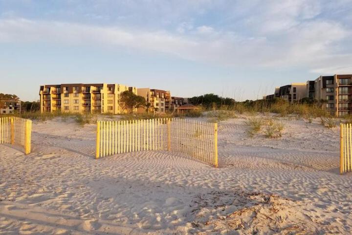 Exterior of Seawatch Island Club