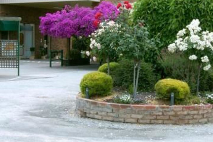 Hotel Exterior 3 of 24