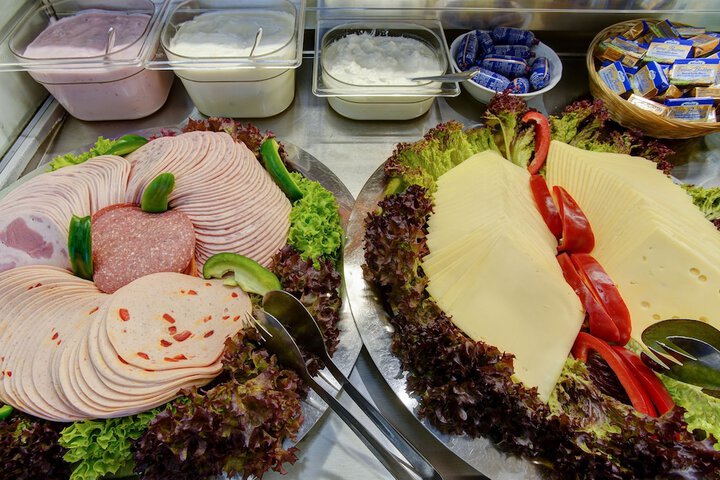 Dining 59 of 64