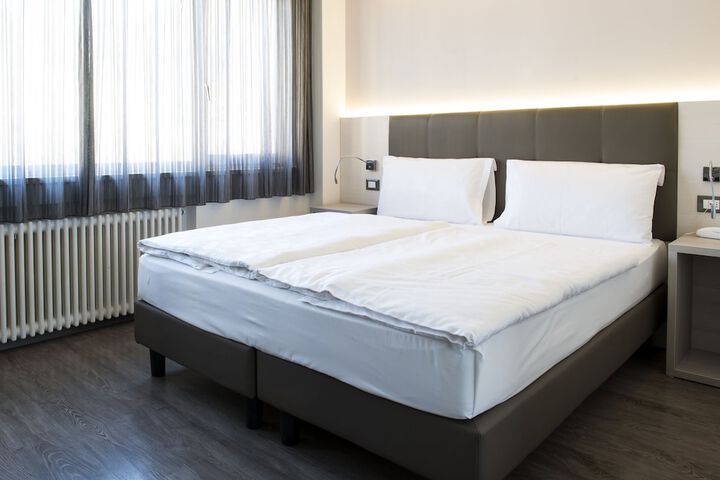 Room 10 of 41