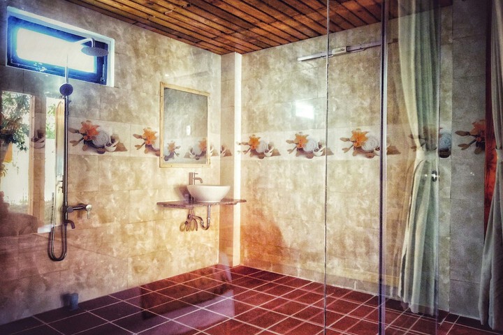 Bathroom Interior Photo