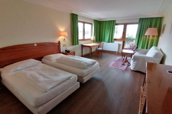 Room 7 of 68