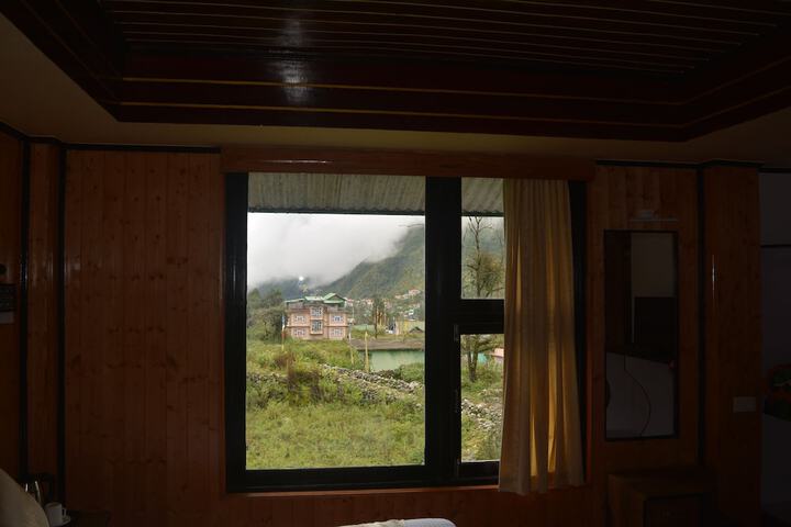 Room 14 of 46