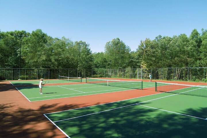 Tennis court