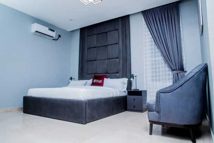 Room 12 of 30