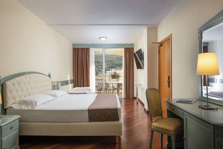 Room 25 of 89