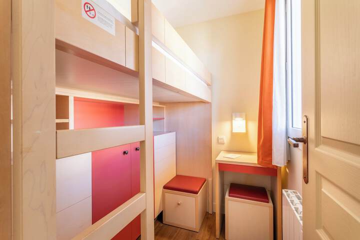 Room 15 of 124