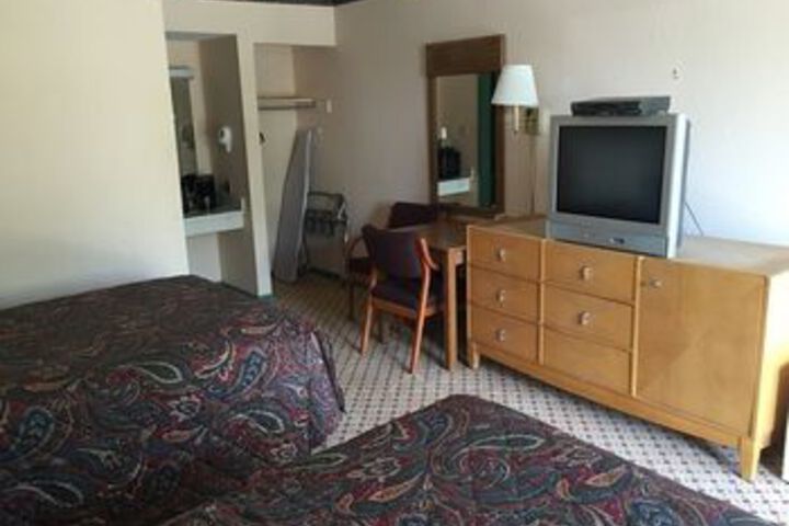 Room 10 of 15