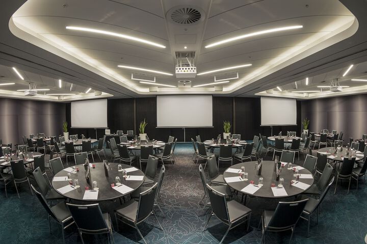 Ballroom/Hall 51 of 70