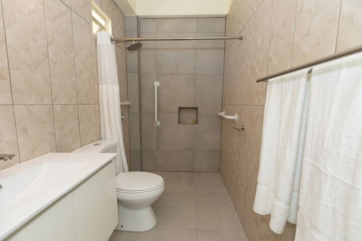 Room 8 of 27