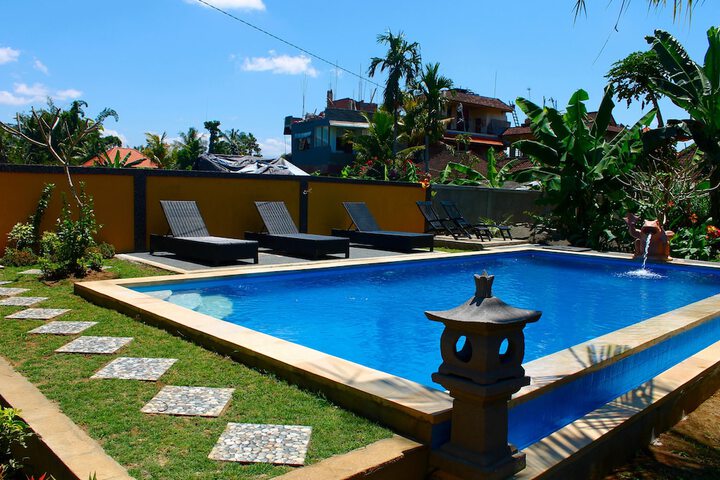 Hotel Pool