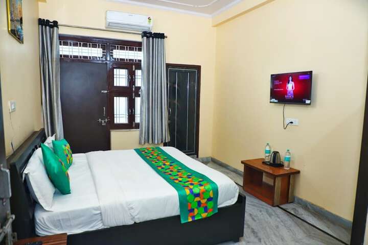 Room 30 of 48