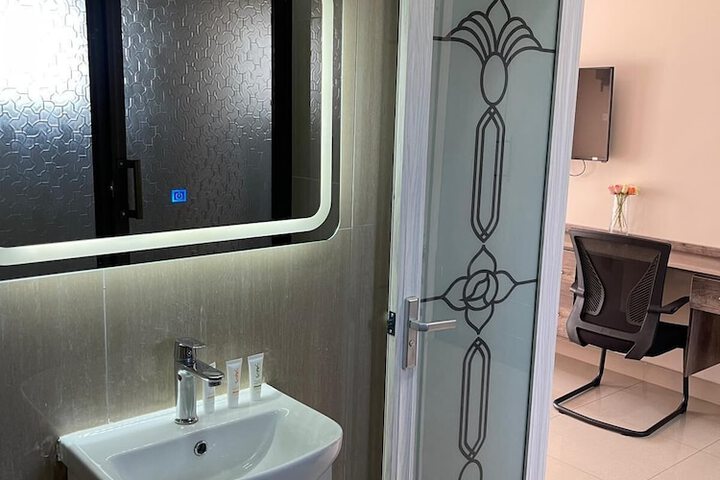 Room 17 of 24