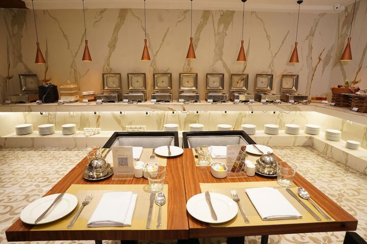 Dining 45 of 54