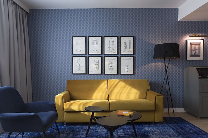 Room 4 of 48