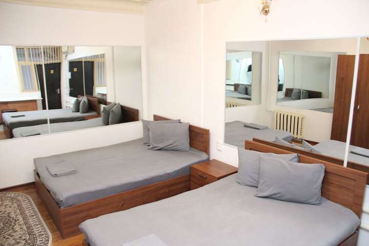 Room 11 of 32