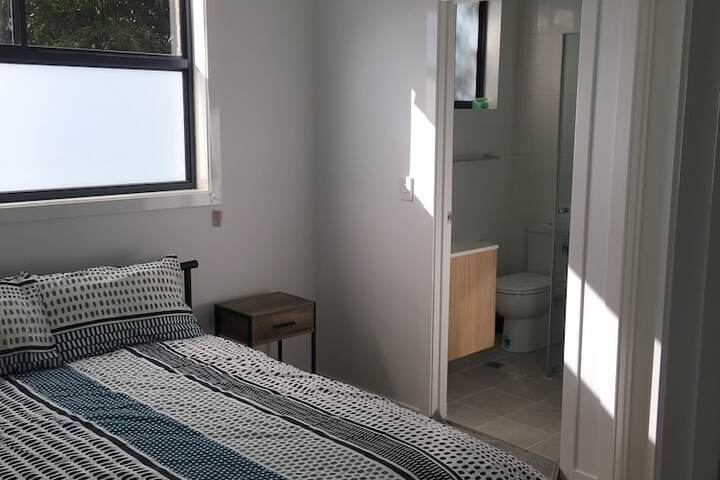 Room 6 of 27