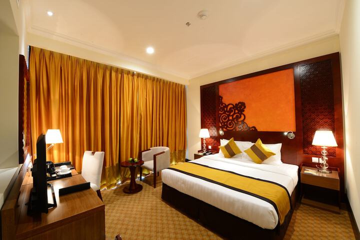Room 4 of 66