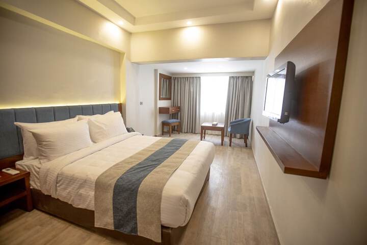 Room 8 of 27