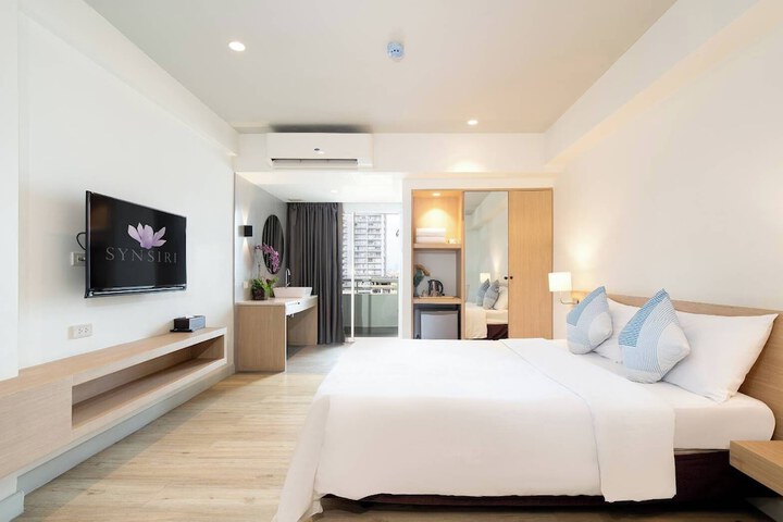 Room 25 of 64