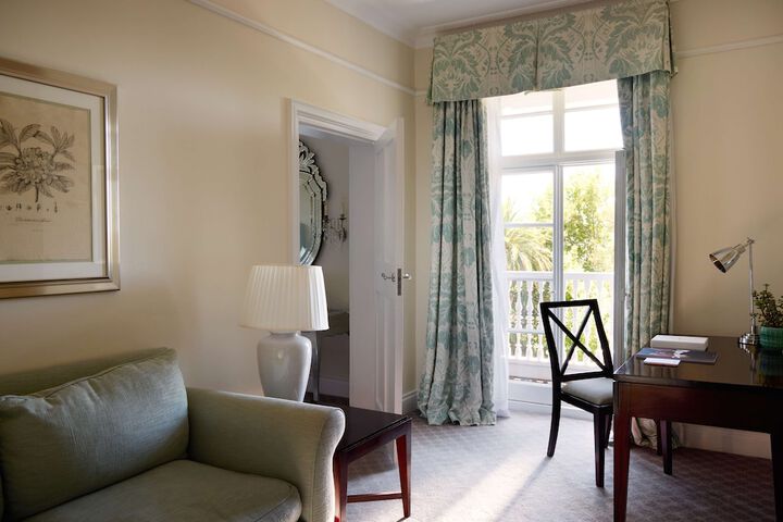 Room 49 of 183