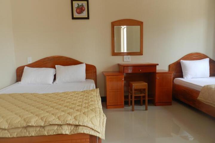 Room 2 of 6