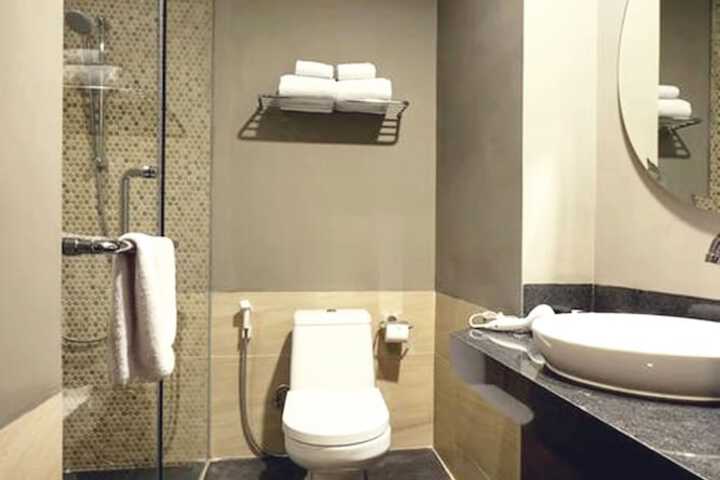 Room 16 of 32