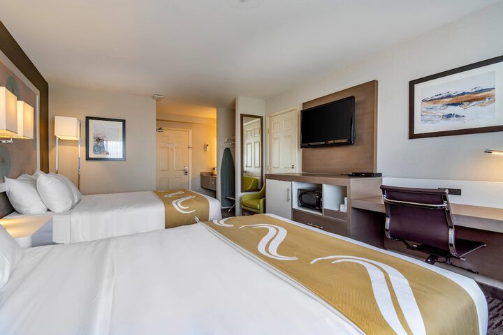 Room 8 of 52