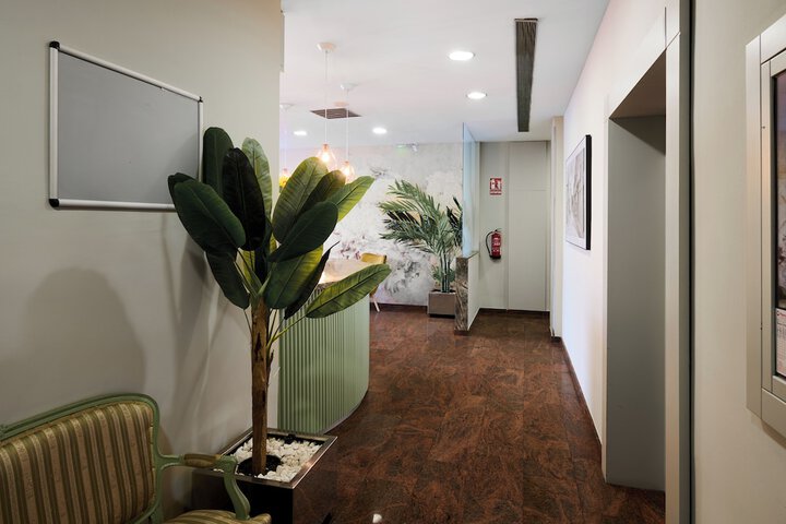 Hotel Interior 10 of 186