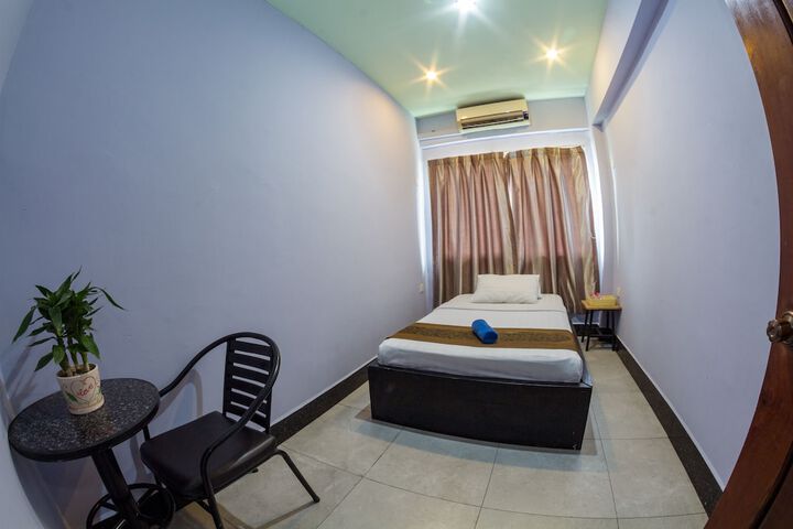 Room 2 of 45