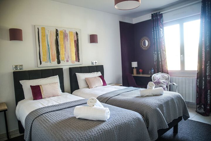 Room 4 of 52