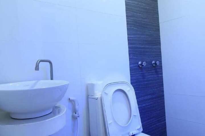 Room 15 of 25