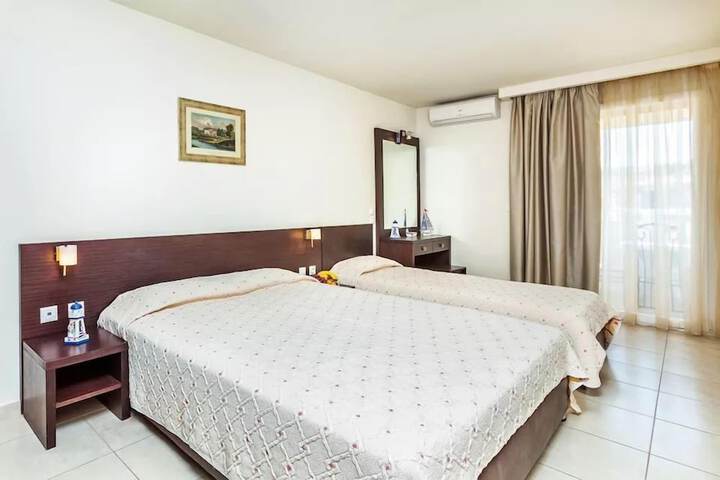 Room 7 of 48