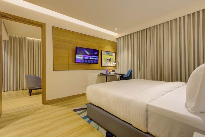 Room 27 of 117