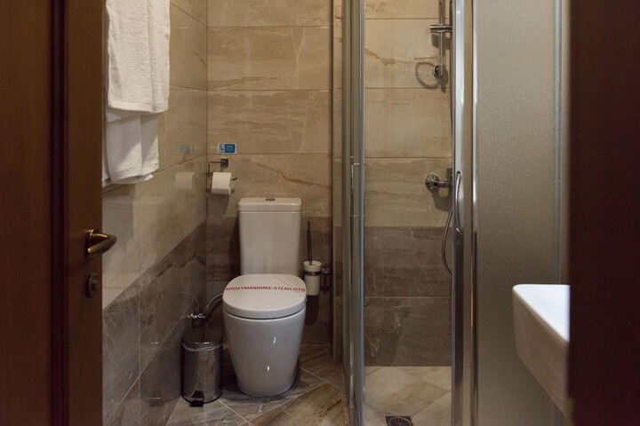 Room 63 of 118