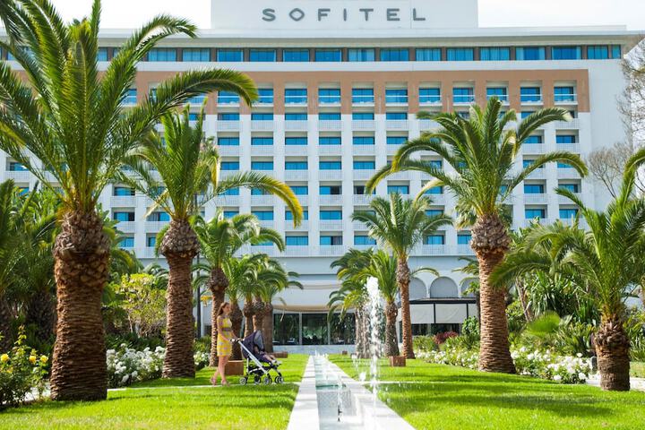 Hotel Exterior 162 of 173