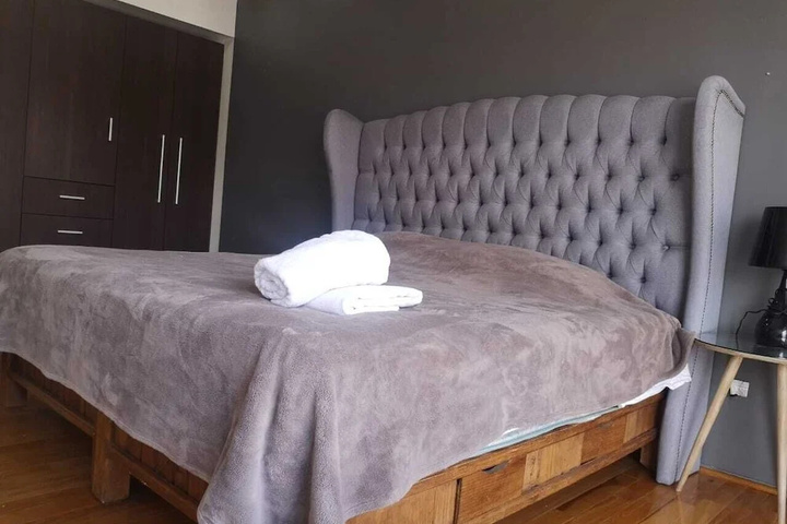 Room 4 of 17