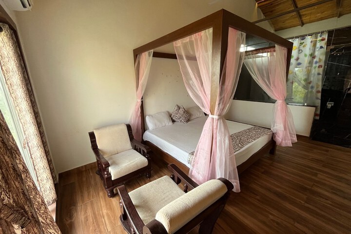 Room 4 of 22
