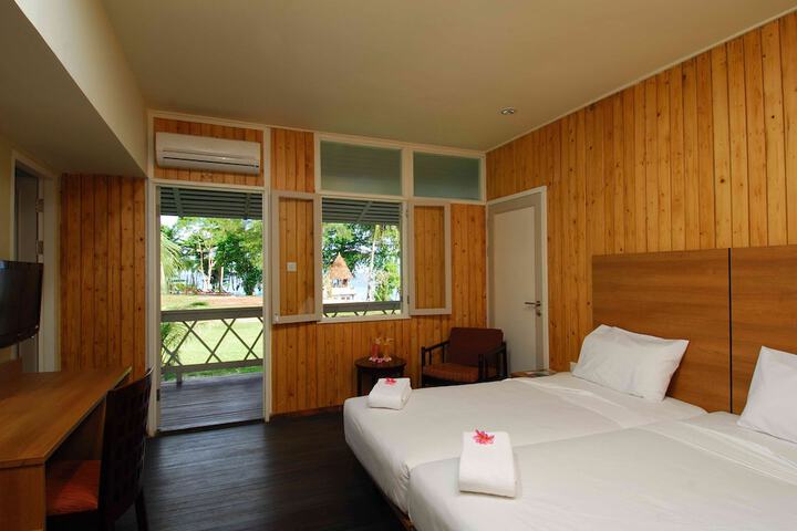 Room 10 of 20